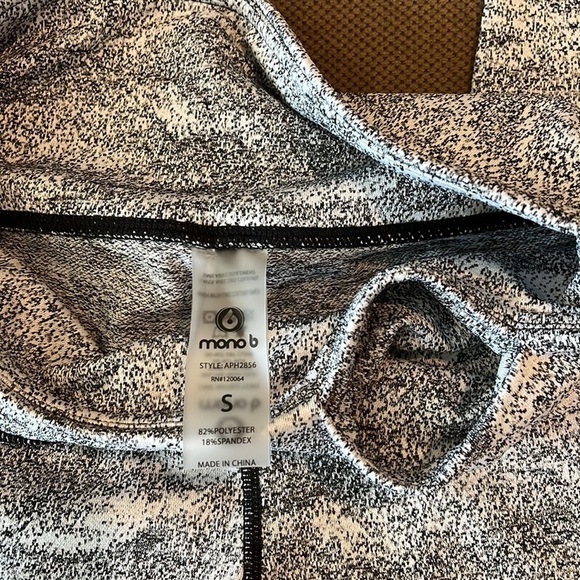 mono b active wear set size small leggings/sports bra - Picture 6 of 8